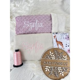 Egyedi névvel ellátott hímzett takaró 